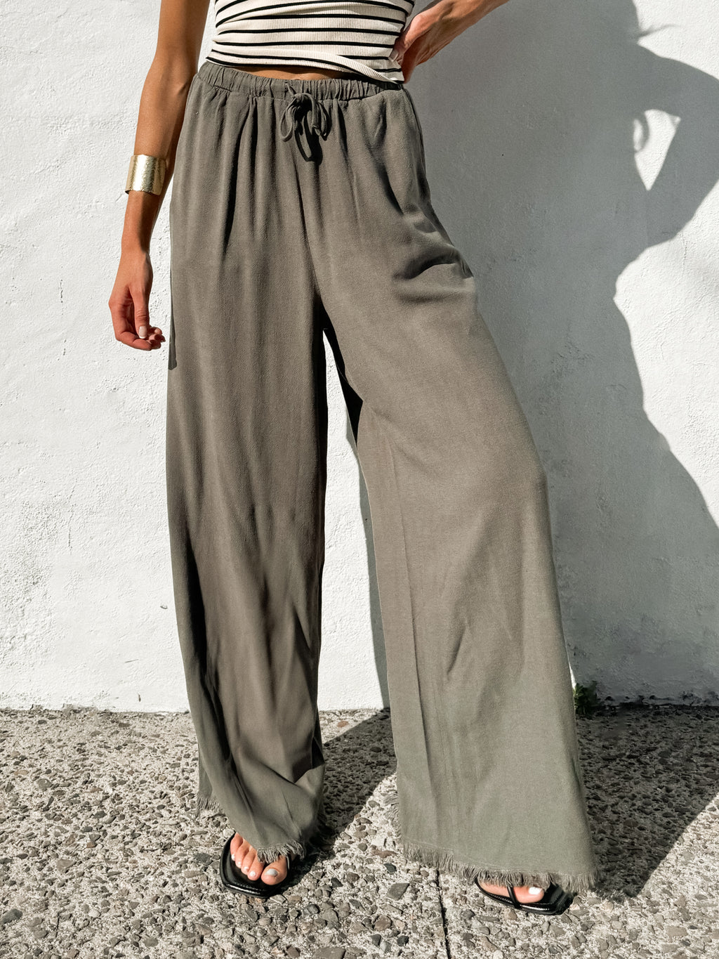 Barbados Linen Pants in Olive - Stitch And Feather