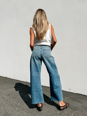 Trendsetter Barrel Jeans in Med Wash - Stitch And Feather