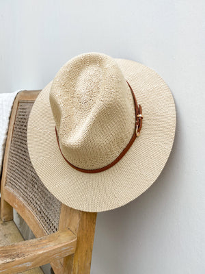 Blaine Buckle Band Hat - Stitch And Feather