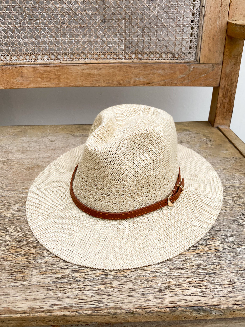 Blaine Buckle Band Hat - Stitch And Feather