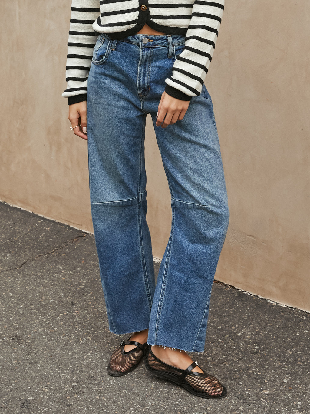 Trendsetter Barrel Jeans in Med Wash - Stitch And Feather