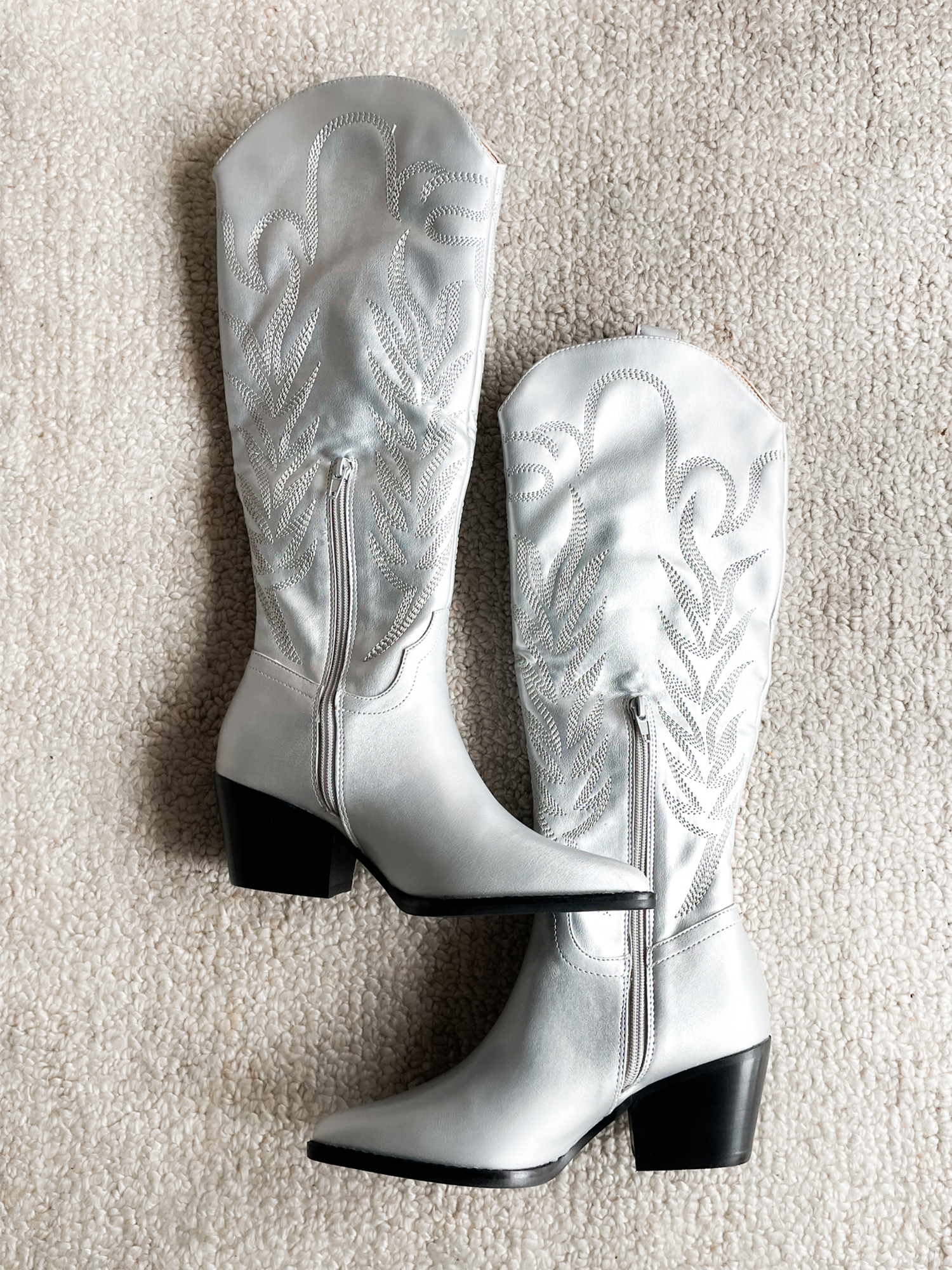 Vintage white 2025 cowgirl boots